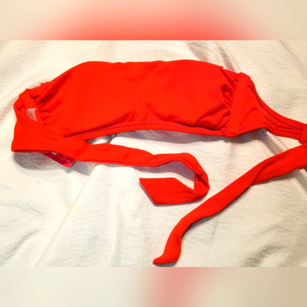 NWT STRAPLESS TIE BACK PADDED BIKINI TOP